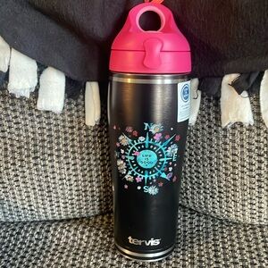 Brand new Tervis 24 oz water bottle     Will ship so the cup doesn’t get broke